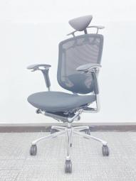 【関西倉庫在庫品】■オカムラ（okamura）製　コンテッサチェア　エクストラハイバック　■ブラック　■背面メッシュ　■可動肘　■ハンガー付き　■可動ヘッドレスト付【世界で認められた革新的タスクチェア！　人間工学に基づいた快適な座り心地を実現！】