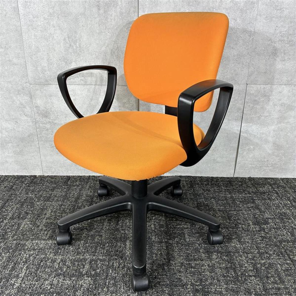 【ビタミンからのオフィスチェア】コクヨ製　イーザチェア　中古　九州最大級　《オフィスバスターズ福岡博多店は、福岡を拠点として、日本全国へ中古オフィス用品・オフィス家具を提供しております》
                        イーザチェア
                                    中古
            