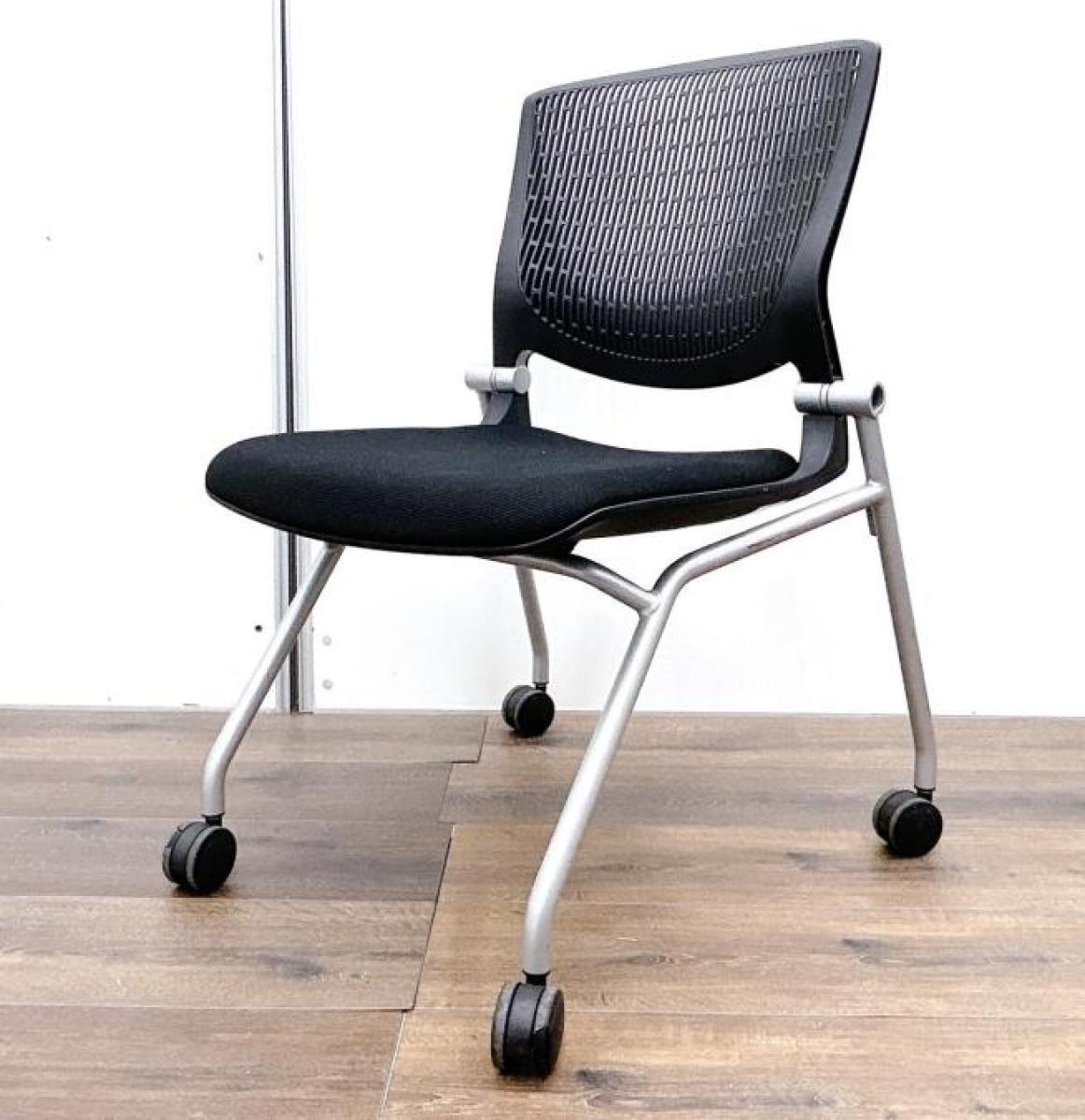 【座面がたためるネスティング仕様！】【定番人気のブラックカラー！　スタイリッシュで快適な座り心地のチェアが大量入荷！】【会議室にもおススメ！】■オカムラ(okamura)製　グラータ(Grata)チェア　ネスティングチェア　■ブラック　■背面樹脂メッシュ　■キャスター付　【レイアウト変更・ご移転の際などにおススメです！】
                        グラータチェア
                                    中古
            