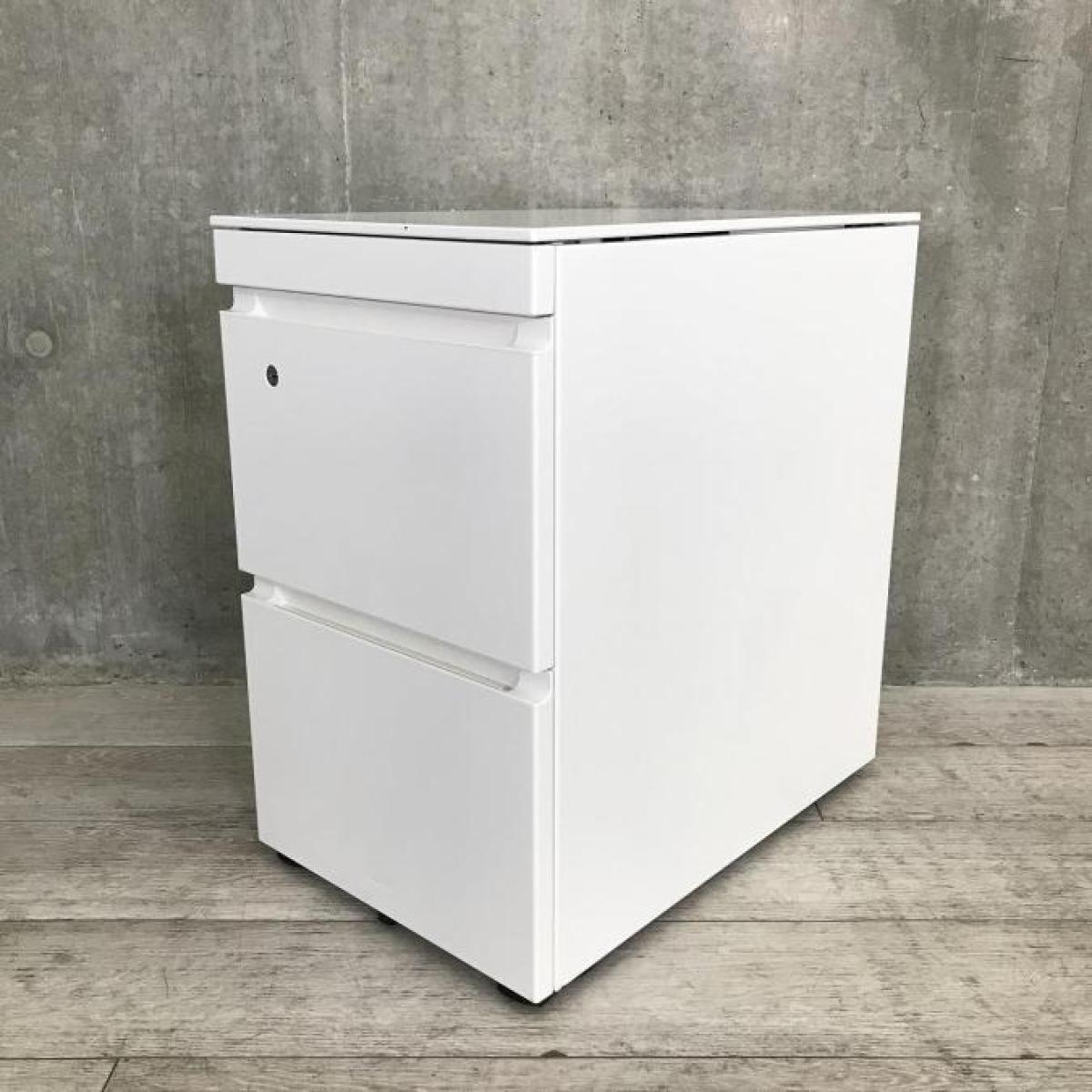 ★コクヨ製　GX　ホワイト　W900xD600xH645サイズ　シリンダー　スタイリッシュなデザイン！　フリーアドレスデスクに必須な3段ワゴン！　フリアド用ワゴン　3段ワゴン！！
                        GXワゴン
                                    中古
            