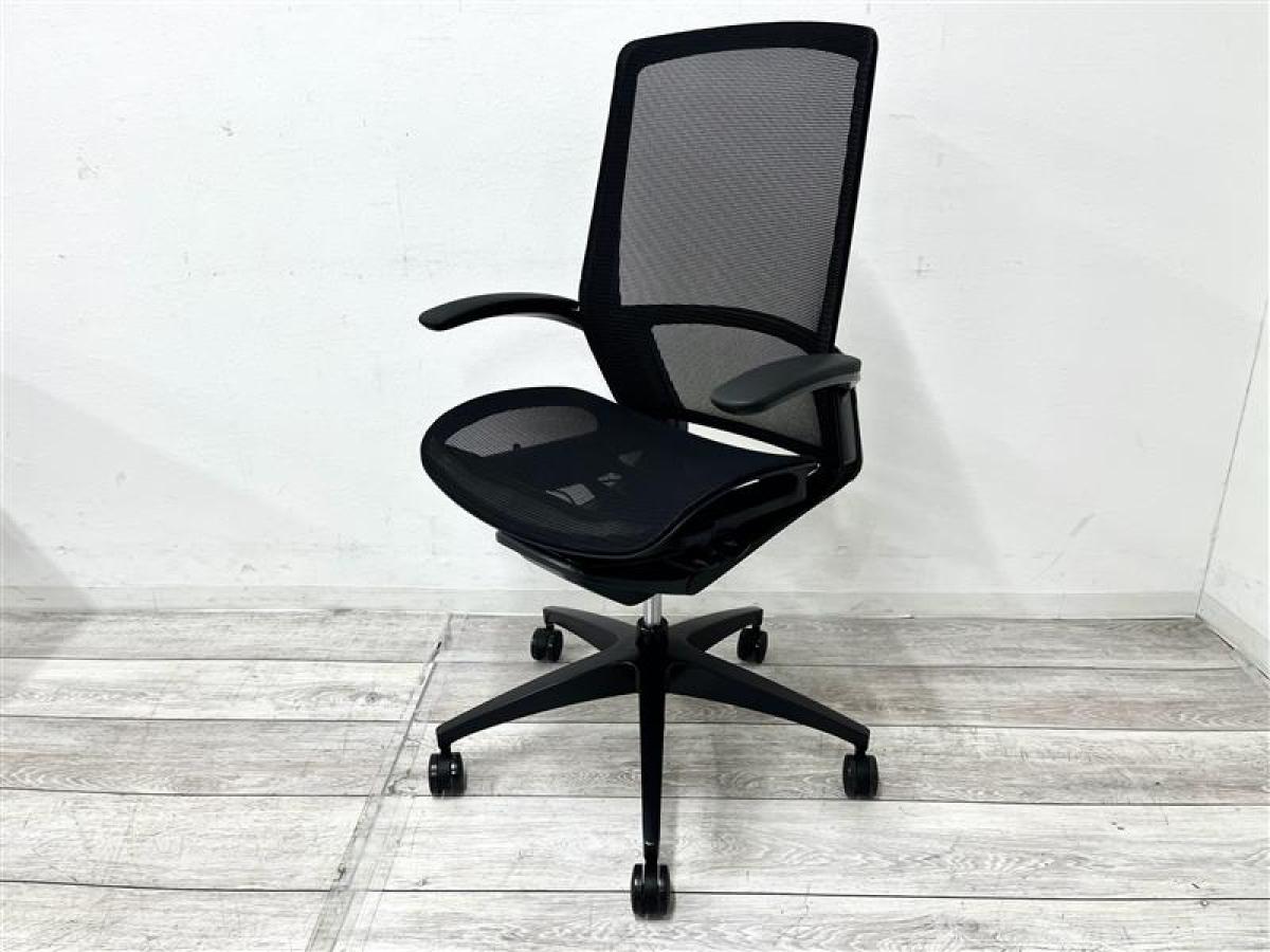 【定価約19万円】【デザインと機能性を追求したオカムラの技術の結晶！自然な姿勢で作業・リラックス可能！】■オカムラ(okamura)製　フィノラ(Finora)チェア　肘付ハイバック　■背・座面メッシュ　■固定肘　■ブラック
                        フィノラ ポリッシュ
                                    新古品
            