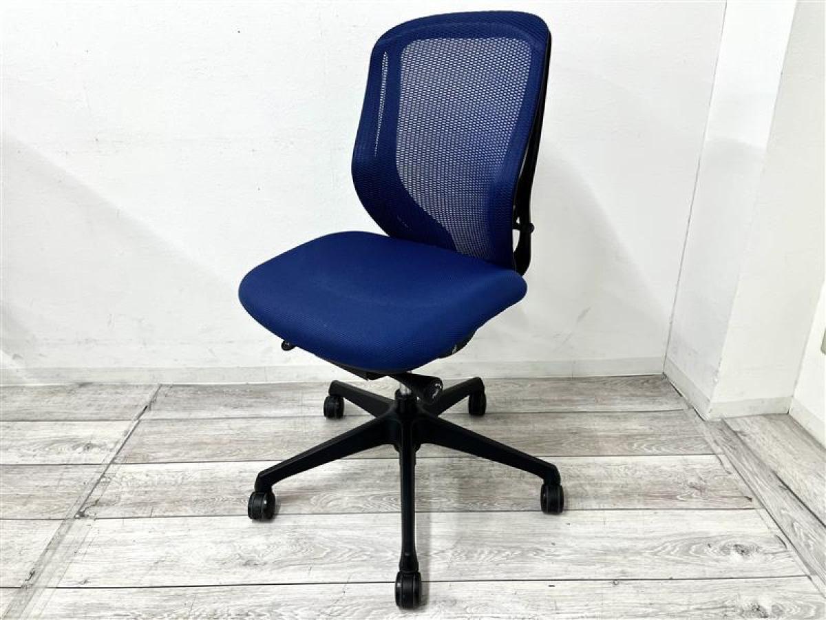 【前傾チルト機能付き！オカムラ製品で最も人気を集める高機能メッシュチェア！】■オカムラ（okamura）製　シルフィー（Sylphy）チェア　ローバック　肘無し　背面メッシュ　■ミディアムブルー×ブラックシェル
                        シルフィーメッシュ
                                    中古
            
