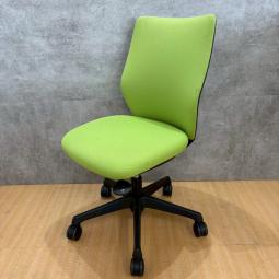 《在庫入替セール　㉕/3》オフィスチェア【オカムラ製/CG-M/ライトグリーン】が値下げされました！　＊良品を格安で！「オフィスバスターズ福岡南店」は、福岡を拠点として、全国へ中古オフィス用品・オフィス家具を提供しております。