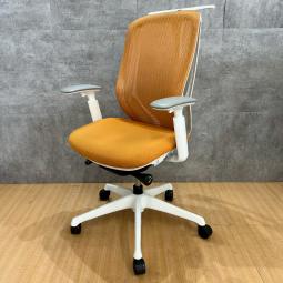 【限定1脚！！】オカムラ製の大人気オフィスチェア【シルフィー/オレンジ/可動肘仕様】がご案内可能です！　＊「オフィスバスターズ福岡南店」は、福岡を拠点として、全国へ中古オフィス用品・オフィス家具を提供しております。
