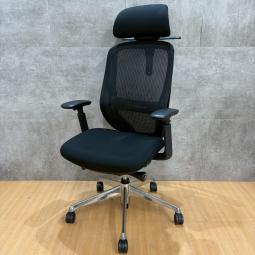 《在庫入替セール ㉕/10》2017年製★オカムラ製の大人気オフィスチェア【シルフィー/ブラック色/可動肘仕様/可動ヘッドレスト付き】が値下されました！  #前傾チルト機能付き #ランバーサポート付き　＊良品を格安で！「オフィスバスターズ福岡南店」は、福岡を拠点として、全国へ中古オフィス用品・オフィス家具を提供しております。