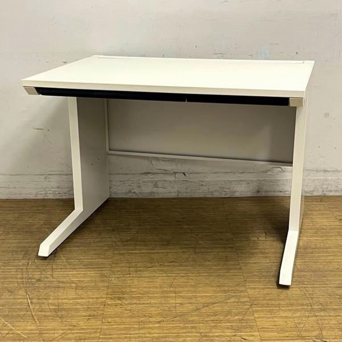 平机　イトーキ　CZR　W1000のため最低限のスペースにて設置可能　ホワイト天板　薄引き出し付き
                        CZRデスク
                                    中古
            