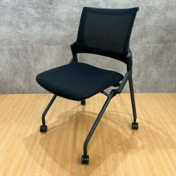 イトーキ製のネスティングチェア【モノン/ブラック】が入荷いたしました！　＊良品を格安で！「オフィスバスターズ福岡南店」は、福岡を拠点として、全国へ中古オフィス用品・オフィス家具を提供しております。