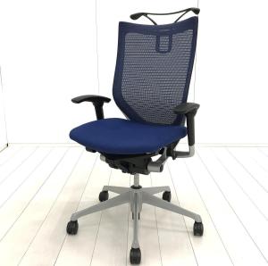 【誰にでもベストなポジションが得られる先進設計！】人間工学に基づいた快適設計で身体にやさしくフィットする大人気高級オフィスチェア！
■オカムラ/バロンチェア（baron）/ミディアムブルー　可動肘付　■