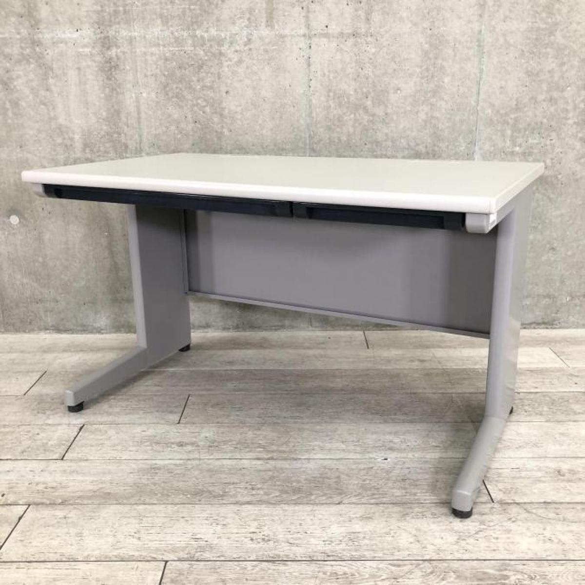 【571458】【コストパフォーマンス抜群のビジネスデスク！スタンダードなデザインで使いやすい！】■イトーキ(ITOKI)製　CZNシリーズ　平机　引き出し付　W1200×D700㎜　■ウォームライト（グレー）　オフィスバスターズ　水戸サテライト　大子町　北茨城市　高萩市　日立市　常陸太田市　常陸大宮市　那珂市　東海村　ひたちなか市　城里町 水戸市　笠間市　茨城町　大洗町　小美玉市
                        CZデスク
                                    中古
            