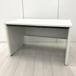 【パネル脚が珍しい、シンプルなオフィスデスク！】■イトーキ（ITOKI）製　CZRシリーズ　平机　W1200×D700㎜　引き出し付き　■パネル脚　■配線口　■ホワイト　【弊社使用欄：A01062730】