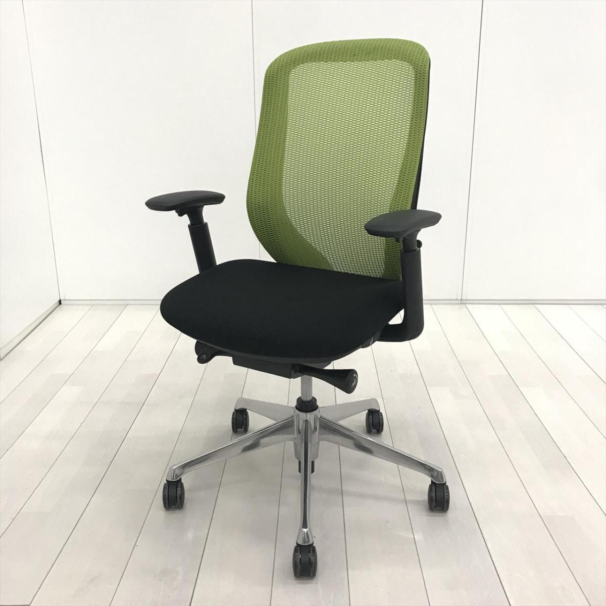 前傾チルト機能付き！オカムラ製品で最も人気を集める高機能メッシュチェア！/オススメ(おすすめ) /人気商品【弊社使用欄：A01064287】■オカムラ（okamura）製　シルフィー（Sylphy）チェア　肘付ハイバック　■可動肘　■背面メッシュ：ライムグリーン　■座面クッション：ブラック
                        シルフィーメッシュ
                                    中古
            