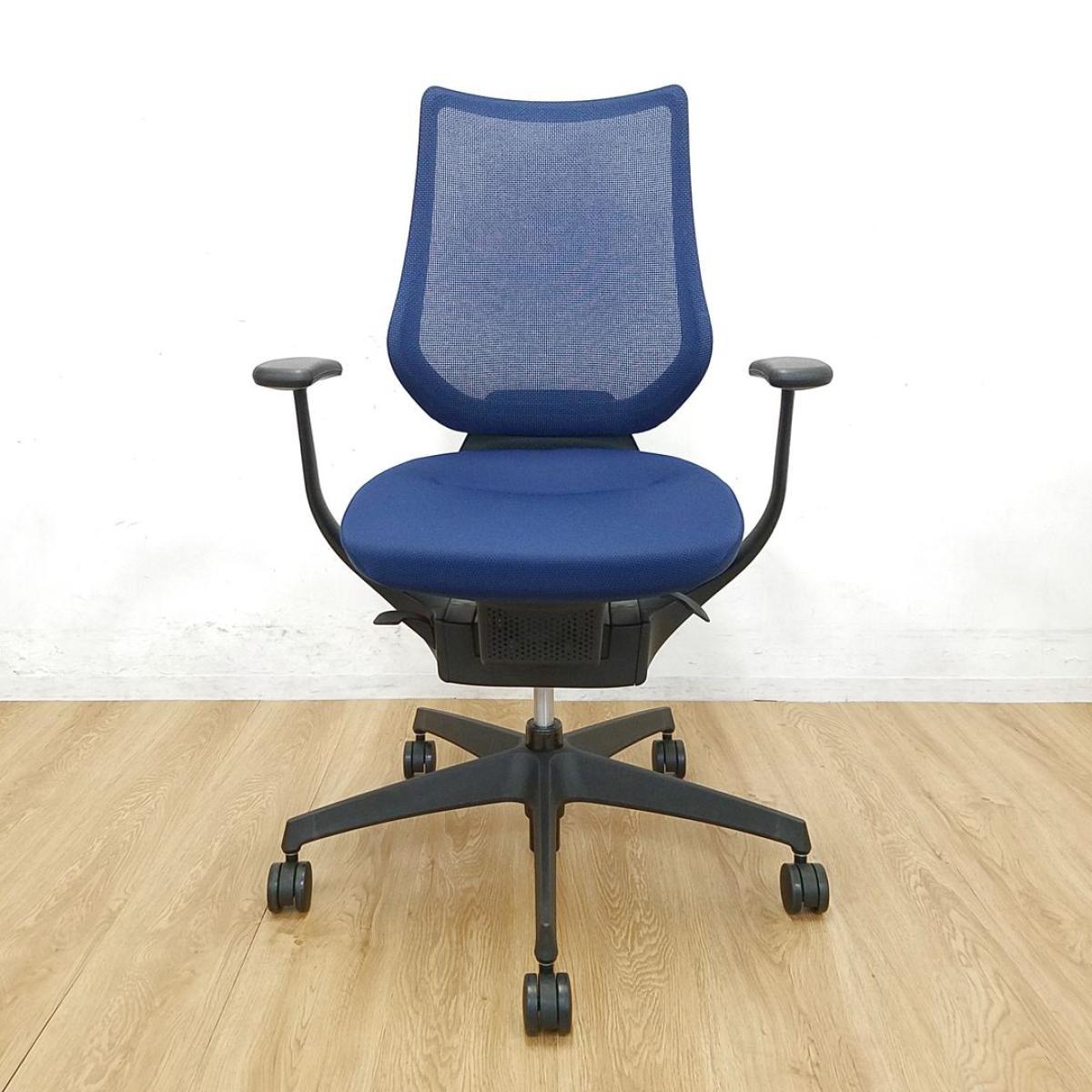 【在庫入替セール品！（本在庫限定価格）】【いままでなかった機能を搭載！】■コクヨ　イングチェア　肘付　ネイビーブルー　■未体験の座り心地で健康促進！【KOKUYO　ing】★
                        イング ラテラル 樹脂
                                    中古
            