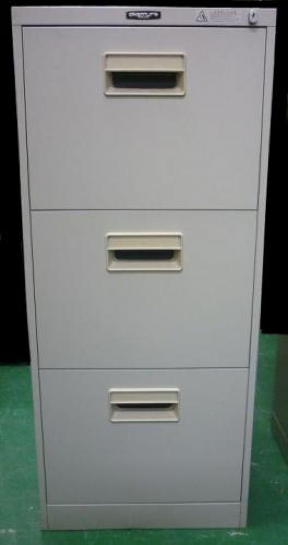 Ｂ４ファイルキャビネット　３段　なかなか入荷しません
                                    中古
            