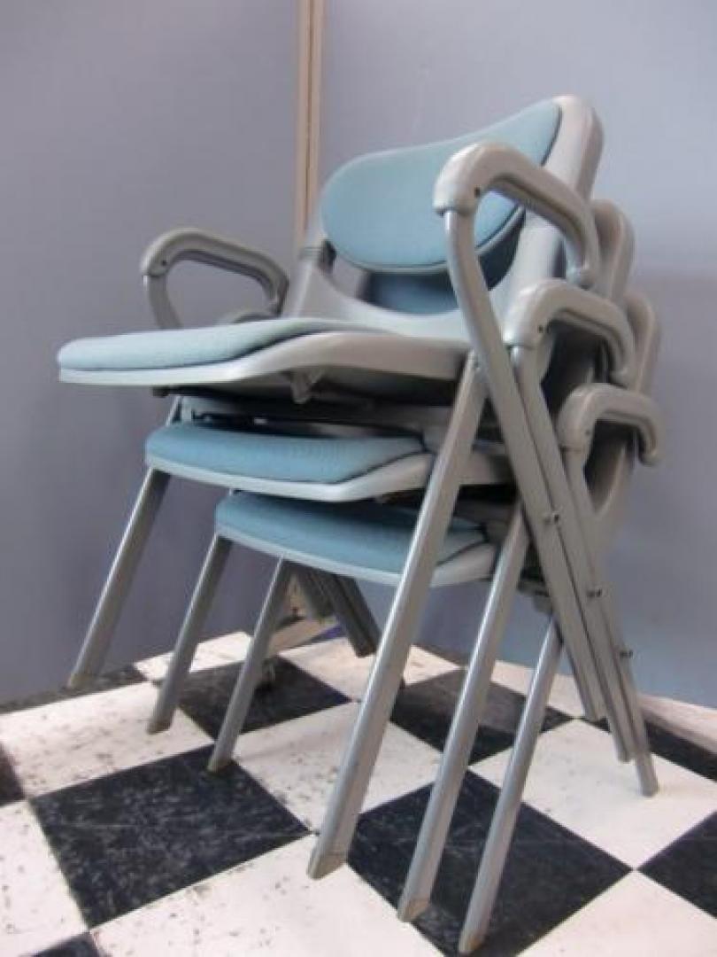 ■状態良好■シリーズ・バーテブラ3脚セット■【希少な肘付スタックチェアが大量入荷致しました!!】■ITOKI　イトーキ【会議チェア】
                                    中古
            