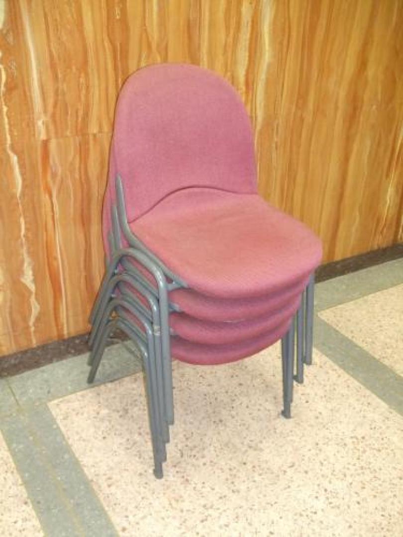 【木目のテーブルに合います】重ねて収納！4脚セットでこのお値段！【会議チェア】
                                    中古
            