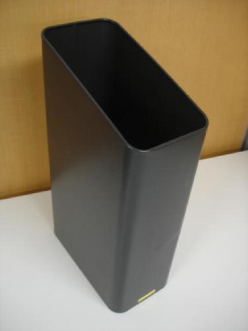 【超大量入荷！！】■オカムラ　ダストボックス■【15個入荷】■ブラック■
                                    中古
            