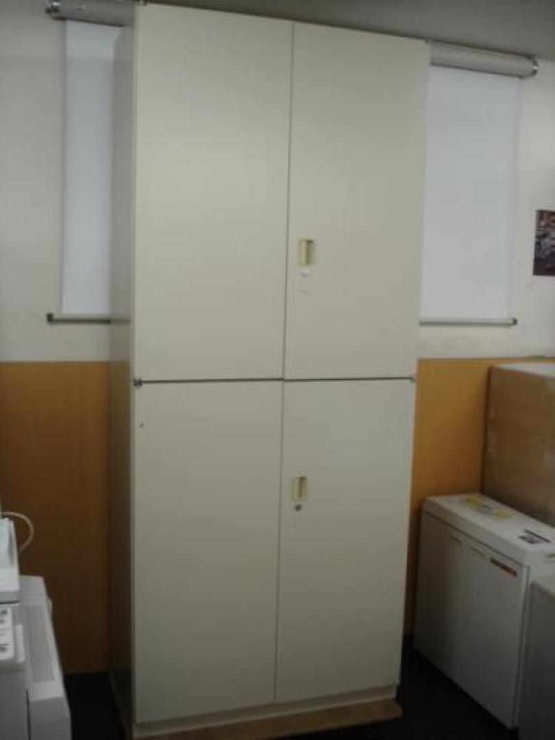 【1台のみなのでお安く！】■LION　両開き書庫セット■【アイボリー】■正面上部に傷あり■
                                    中古
            