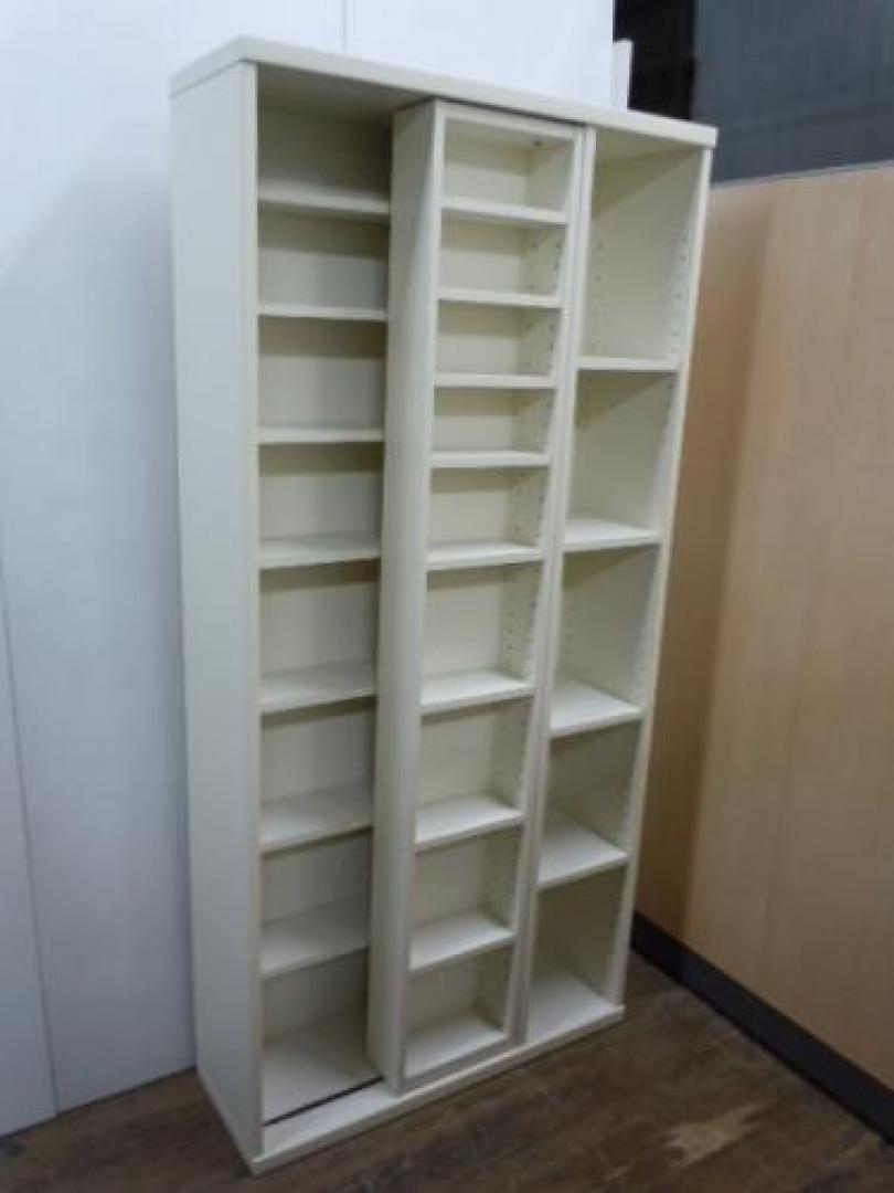 ★★★レア商品入荷！★★★　木製本棚　■　手前の1列はスライドできます！　■
                                    中古
            
