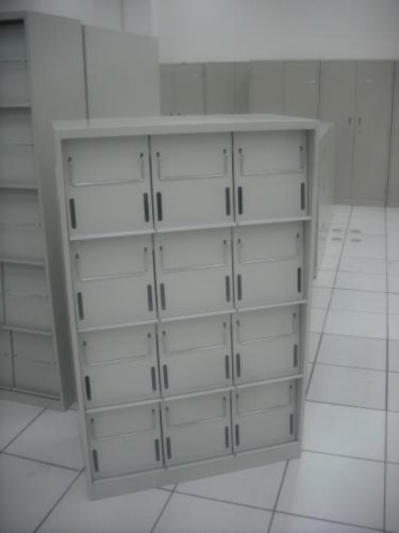 ■オカムラ マガジンラック(3列4段)■ 雑誌・パンフレットの陳列・収納に！
                                    中古
            