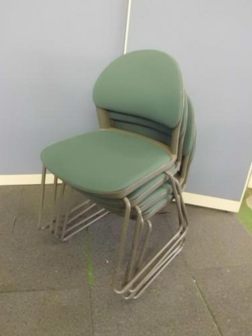 【オススメ】　コクヨ製スタッキングチェア　4脚セット　【ウィンターセール】【セット商品】【会議チェア】
                                    中古
            