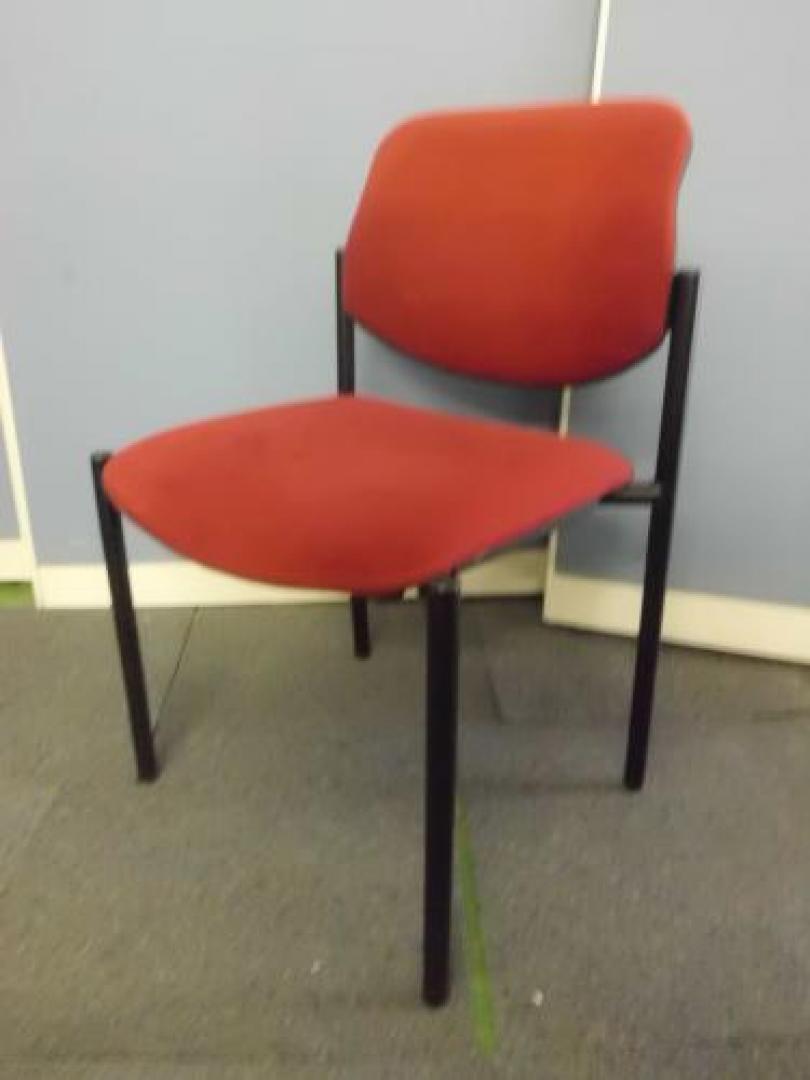 【情熱の赤】　スタッキングチェア　■座面ふかふか　【ウィンターセール】【会議チェア】
                                    中古
            