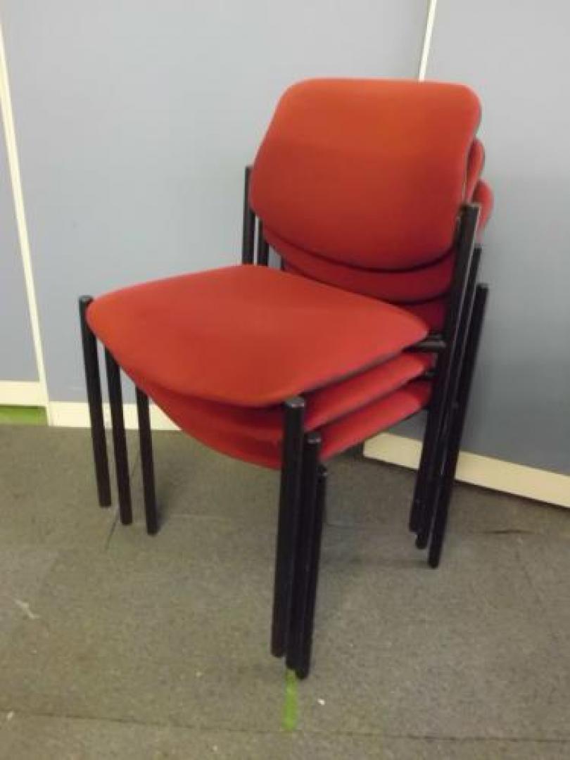 【情熱の赤】　スタッキングチェア3脚セット　■座面ふかふか　【ウィンターセール】【会議チェア】
                                    中古
            