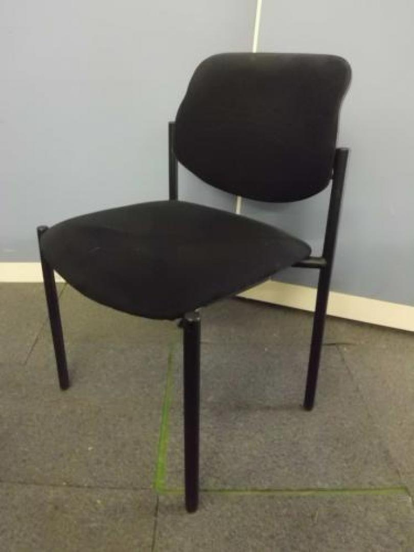 【定番の黒】　スタッキングチェア　■座面ふかふか　【ウィンターセール】【会議チェア】
                                    中古
            