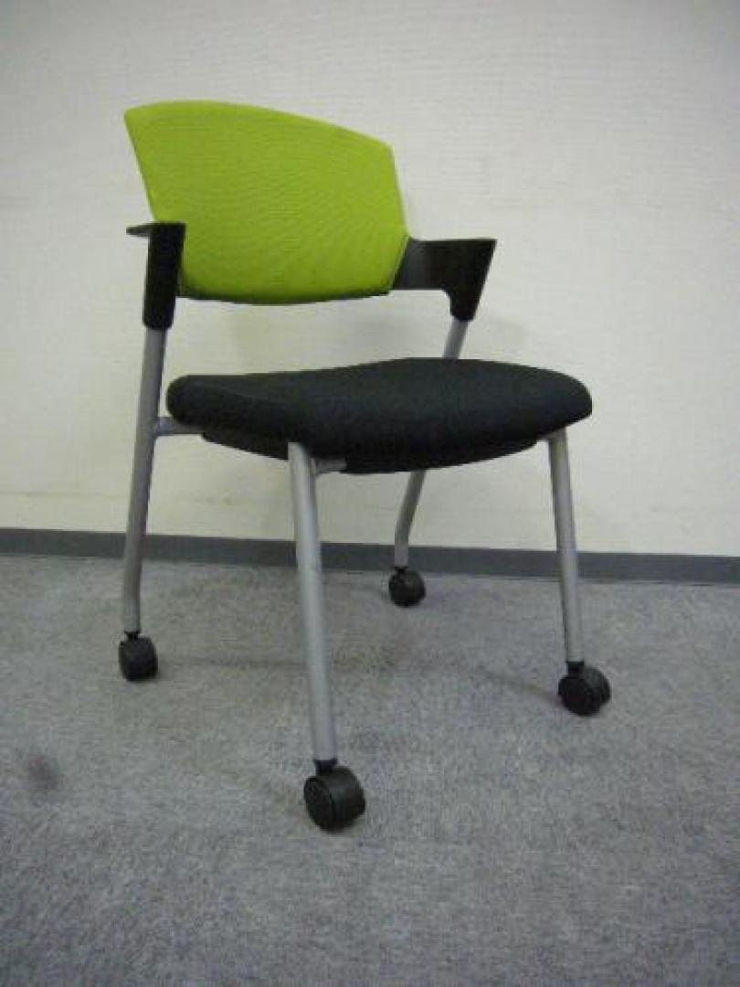 <font size=3><b><a href=http://www.officebusters.com/shop_showsai/kinshicho.php>即納キャンペーン実施中！！　大量在庫の錦糸町店へお任せあれ☆</a></b></font>　ＫＯＫＵＹＯ　プロッティチェア　オフィスに映えるグリーンカラー　状態良好　　検：会議用・ミーティング用【会議チェア】
                                    中古
            