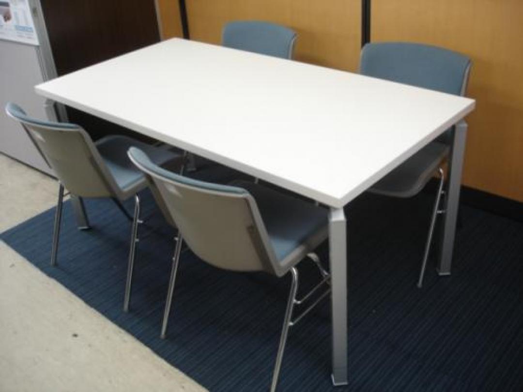 ミーティングテーブル＋スタッキングチェア4脚セット【会議チェア】
                                    中古
            