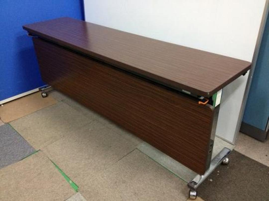 7/17情報【LION製サイドスタックテーブル】折りたたみ可狽ﾅす！
                                    中古
            