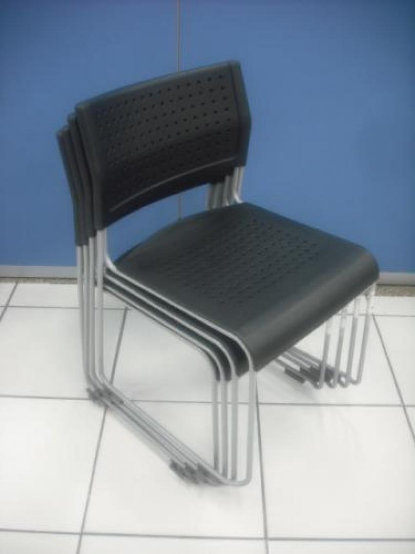 ■スタッキングチェア4脚セット■ 急な来客用にいかがですか？【会議チェア】
                                    中古
            