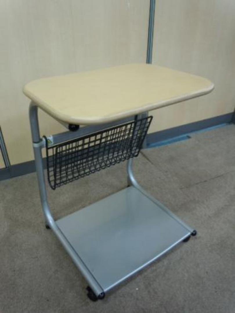 okamura　◆　ＯＡ台　◆　キャスター付　◆　1台入荷しました！
                                    中古
            