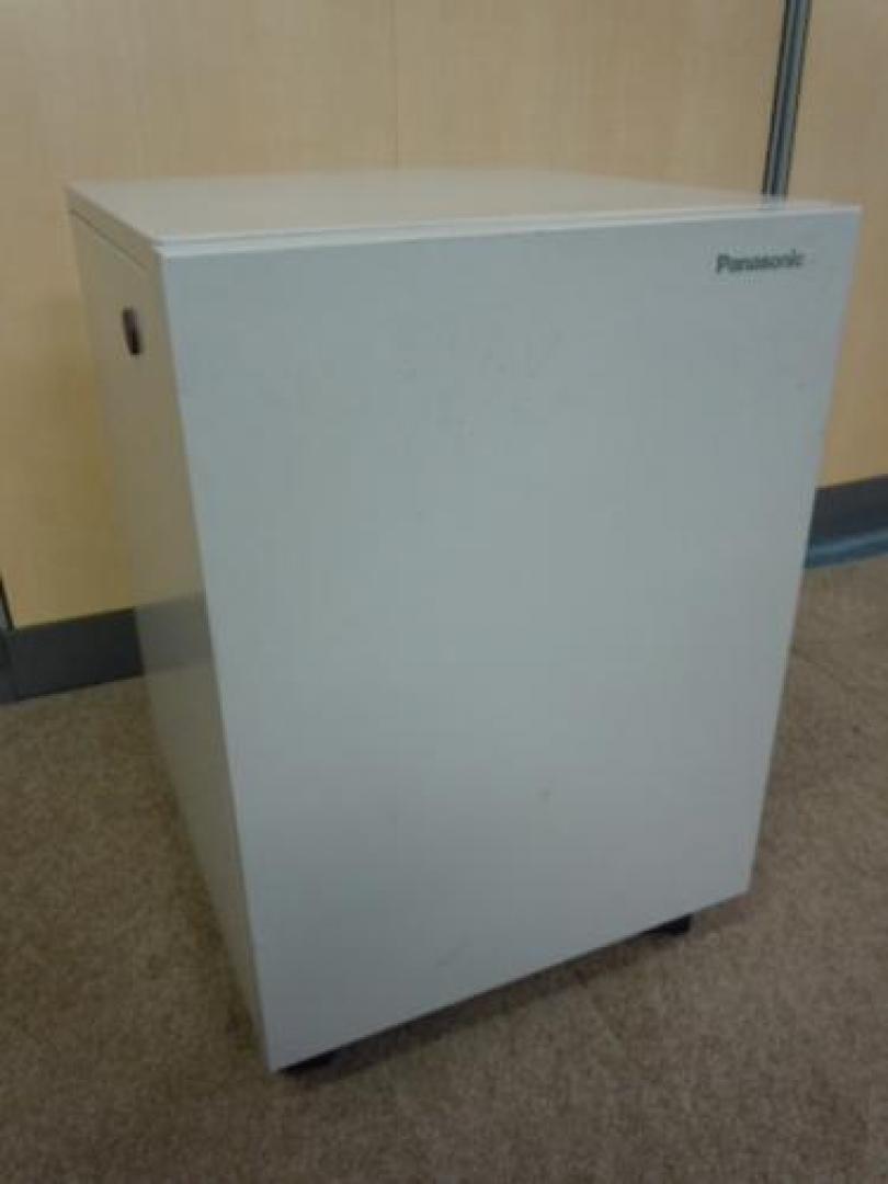Panasonic　◆　プリンター台　◆　扉付き　◆　キャスター付！
                                    中古
            