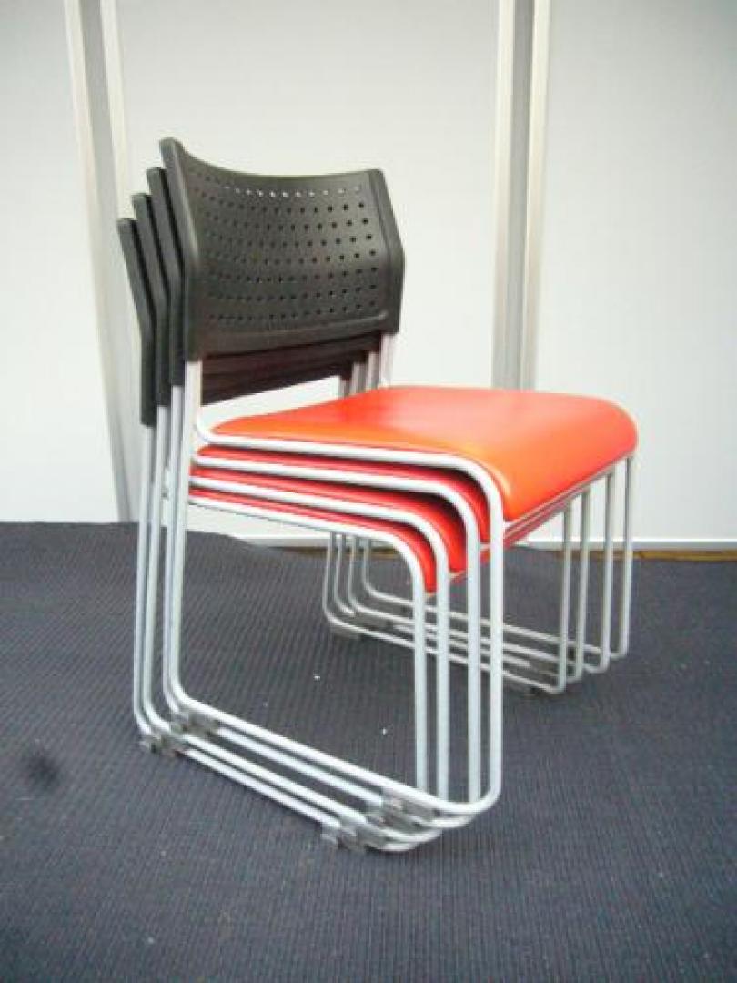 <font size=3><b><a href=http://www.officebusters.com/shop_showsai/kinshicho.php>即納キャンペーン実施中！！　大量在庫の錦糸町店へお任せあれ☆</a></b></font>　【セット商品】ミーティングに最適　スタッキングチェア【会議チェア】
                                    中古
            