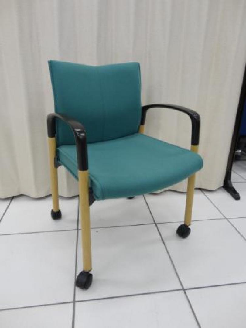 オカムラ製　ミーティングチェア　キャスター付き【会議チェア】
                                    中古
            