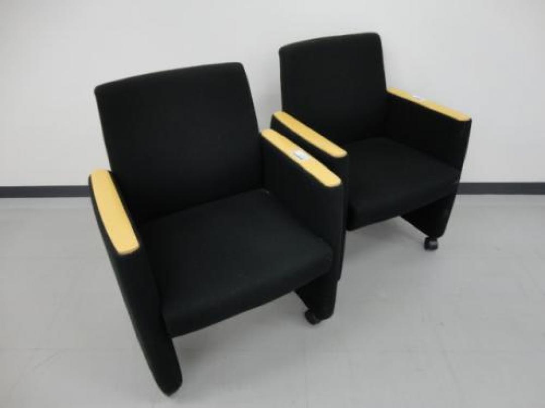 【アームチェア2脚セット】 なんば・日本橋店は3/12にオープン！ご来店お待ちしております★【会議チェア】
                                    中古
            