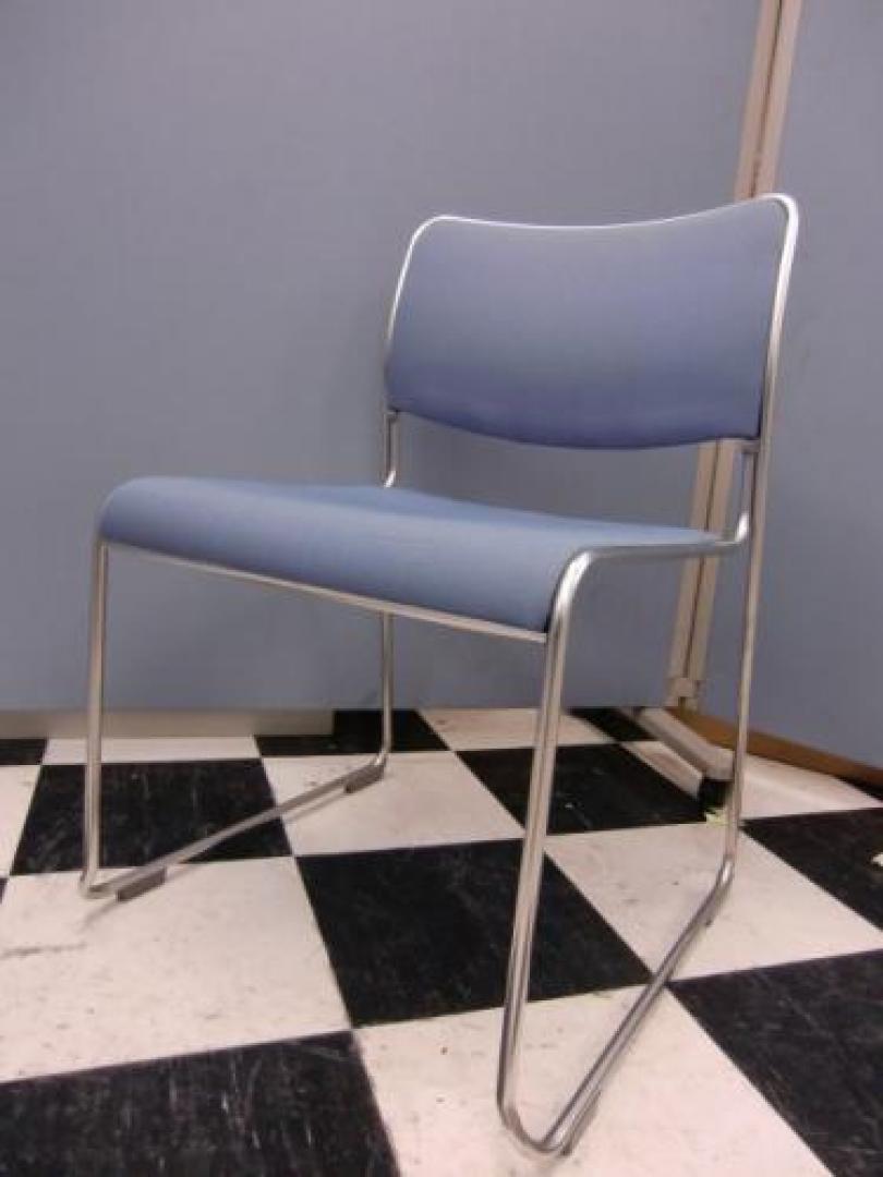 ◆状態普通◆スタッキングチェアが大量入荷。人が増える今の時期、会議用にいかがですか。【会議チェア】
                                    中古
            