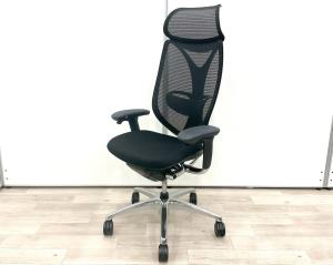 ふっくらした座面と通気性のよいメッシュ背面がベストマッチ！座り心地抜群の人気シリーズ！ヘッドレスト付タイプが入荷！
■オカムラ/サブリナチェア/ブラック　スマートオペレーション　可動肘付　ベージュ　エクストラハイバック