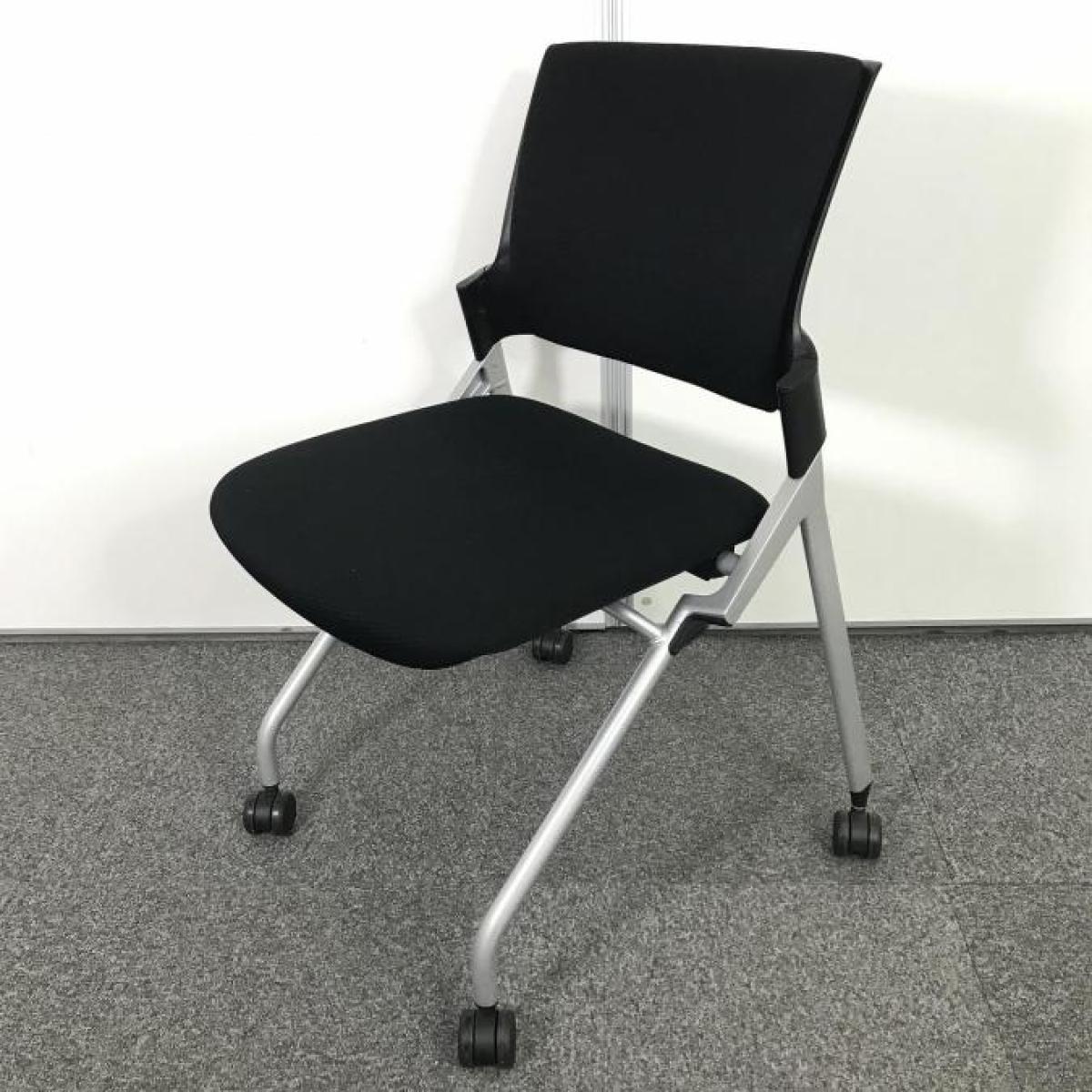 【折り畳んで収納可能！さまざまな場面で活躍するミーティングチェア！】■イトーキ(ITOKI)製　モノンチェア　ネスティングチェア　ミーティングチェア　■キャスター付き　■ブラック
                        モノンチェア
                                    中古
            