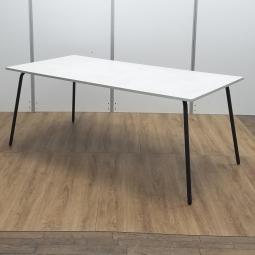 ★【T3】【商品入替のため、残り2台限り】イトーキ製　木目ホワイト※アッシュドパイン　4本脚　W1800xD900xH720サイズ　会議テーブルや作業台などで使える便利なサイズ感のテーブル　W1800ミーティングテーブル！！