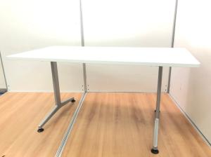 【シンプルなホワイトテーブル！ちょっとした作業用やパーソナル使用に！】■コクヨ（KOKUYO）製　ジュート（JUTO）シリーズ　ミーティングテーブル　W1500サイズ　■天板：ホワイト　T字脚：グレー