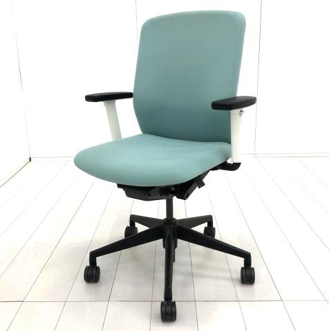 【リアルシンクロリクライニング搭載で快適な座り心地！】■ウチダ　クレネ　可動肘付　ミドルバック　ホワイトシェル　ブラック脚【UCHIDA　KRENE】