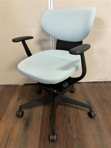 【中古】イング ラテラル 樹脂  コクヨ（KOKUYO） 肘付ローバックチェア