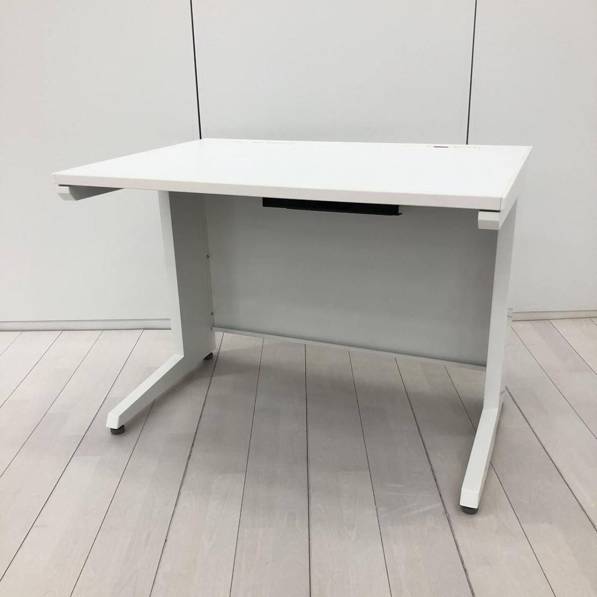 【幅1000㎜タイプのコンパクト事務机！人気のホワイト平机！】■オカムラ(okamura)製　アドバンス-S(ADVANCE-S)シリーズ　平机　W1000×D700㎜　■引き出しなし　■ネオホワイト
                        アドバンス-S
                                    中古
            