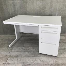 内田洋行製の片袖机【スカエナシリーズ/ホワイト】が入荷しました！　＊「オフィスバスターズ福岡南店」は、福岡を拠点として、全国へ中古オフィス用品・オフィス家具を提供しております。