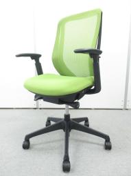 【前傾チルト機能付き！オカムラ製品で最も人気を集める高機能メッシュチェア！】■オカムラ（okamura）製　シルフィー（Sylphy）チェア　肘付ハイバック　■可動肘　■背面メッシュ　■ライムグリーン