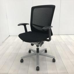 【快適さを長くキープする理想的なオフィスチェア！】■ウチダ（UCHIDA）製　レジア（REGIA）チェア　肘付　ハイバック　背面メッシュ　■固定肘　■ブラック　【弊社使用欄：A01064401】