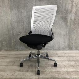 【背もたれ樹脂メッシュで蒸れにくい！】■内田洋行（UCHIDA）製　パルス（pulse）シリーズ　肘付ハイバックチェア　背面/樹脂メッシュ　■背：ホワイト /座面：ブラック　【弊社使用欄：A01064399】