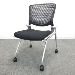 【10脚入荷】会議室用のミーティングチェア入荷！中古　オカムラ　ネスティング　ミーティング　会議　テレワーク　在宅ワーク