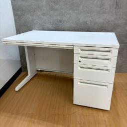 オカムラ製の片袖机【アドバンスシリーズ/ホワイト】が入荷しました！　＊「オフィスバスターズ福岡南店」は、福岡を拠点として、全国へ中古オフィス用品・オフィス家具を提供しております。